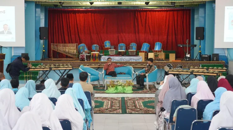 Diniyyah Puteri dan Gramedia Gelar Ngaji Literasi