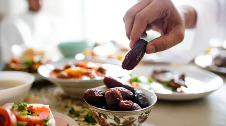 Kesalahan yang Sering Dilakukan saat Berbuka Puasa