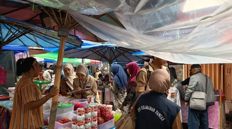 Dinas Kesehatan Tanah Datar Lakukan Pengawasan Pangan Ramadhan