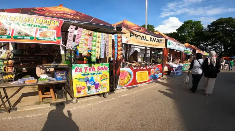 Pasa Pabukoan Kota Bukittinggi Terpusat di Lapangan Kantin