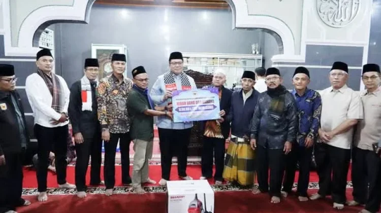 Kunjungi Masjid Tauhid Sungai Jambu, Wabup Tekankan Skala Prioritas Pembangunan