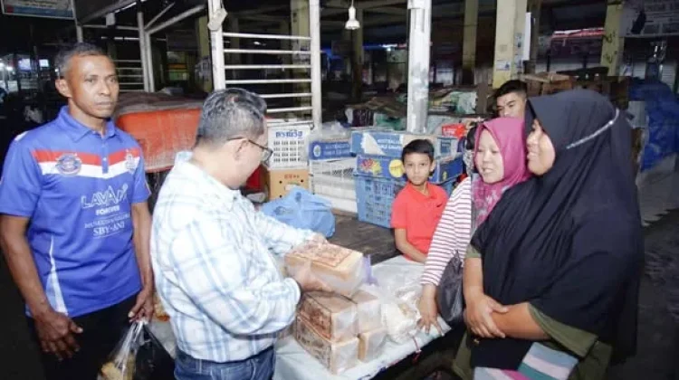 Bupati Tanah Datar Tinjau Pasar Pabukoan