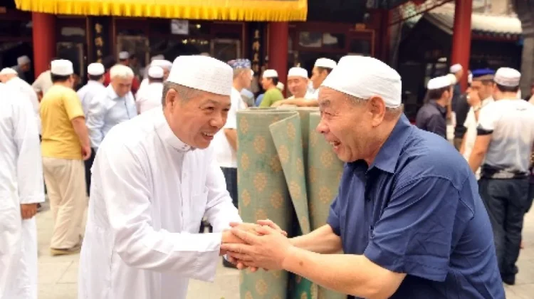 Tradisi Umat Muslim di Tengah Negeri Tirai Bambu