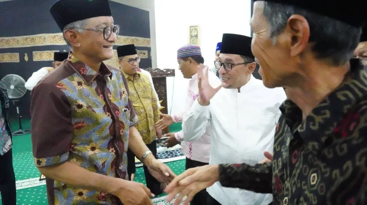Menteri PU RI Serahkan Bantuan untuk Masjid Muhammadiyah Batusangkar
