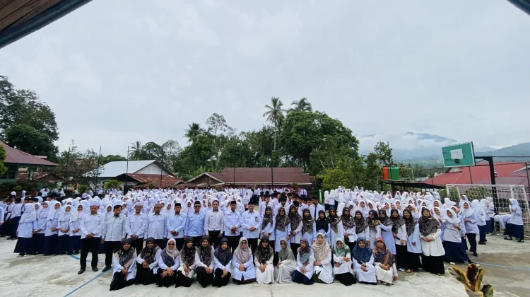 Ramadhan Momentum Re-Charge Spiritual di MTsN 12 Tanah Datar Batusangkar!