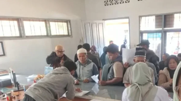 Pemkab Salurkan Bantuan Stimulan Sosial untuk 317 Warga Terdampak Bencana