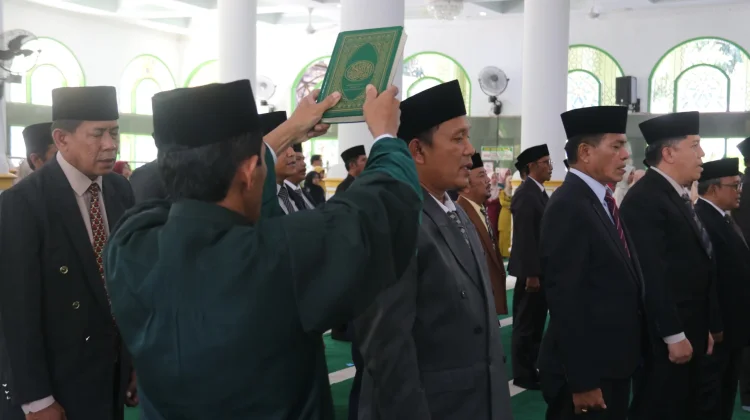 Pemkab Agam Lantik 30 Administrator, dan 10 Pengawas