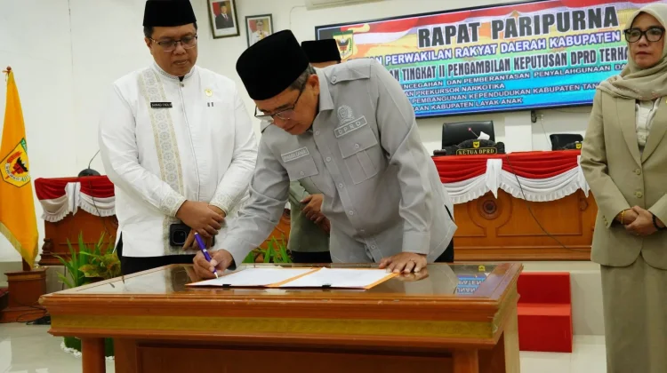 DPRD Tanah Datar Setujui 3 Ranperda Jadi Perda