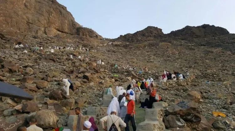 Gunung api terindah dan terlangka