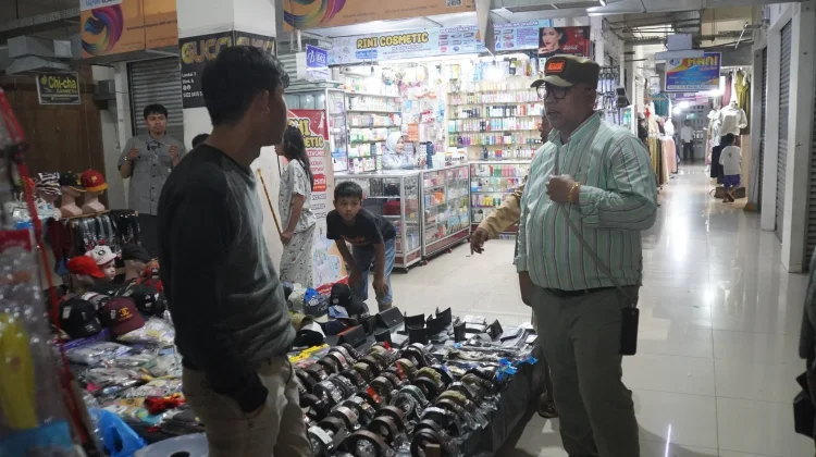 Wako Hendri Arnis Tinjau Penataan Pedagang Musiman di Pasar Pusat