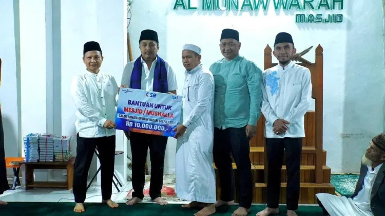 Safari Ramadan di Masjid Al Munawwarah, Wagub Vasko Salurkan Hibah Rp73 Juta
