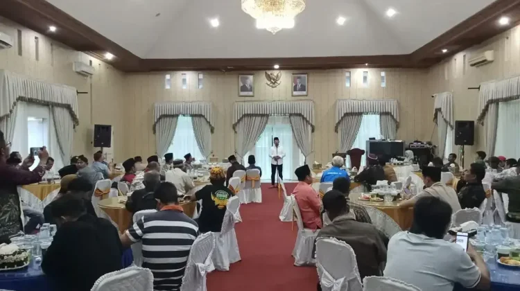 Bupati Pasaman Jalin Silaturahmi Dengan Berbuka Bersama Wartawan hingga LSM