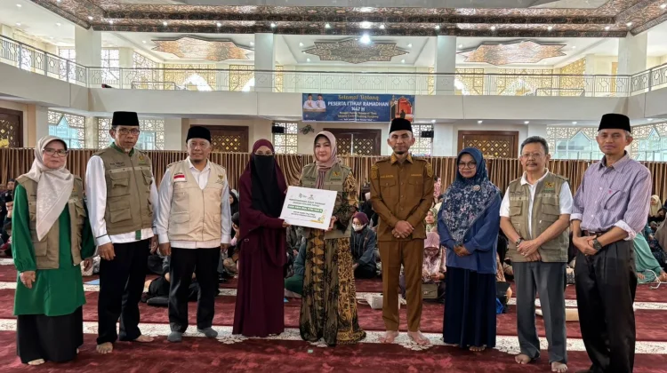 Baznas Padang Panjang Salurkan Zakat untuk 492 Mustahik