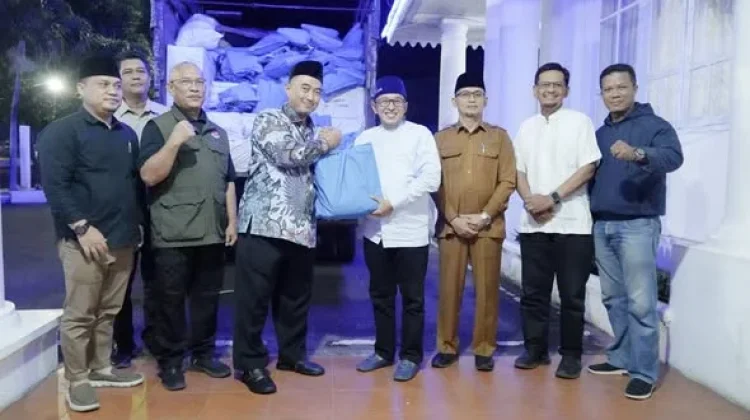 Presiden Prabowo Hadir Salurkan Bantuan untuk Korban Bencana di Tanah Datar
