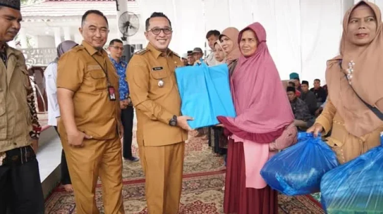 Salurkan Bantuan Presiden Prabowo untuk Korban Bencana di Tanah Datar