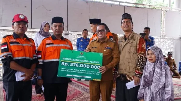 Salurkan Bantuan Baznas Senilai Rp576 Juta untuk Korban Bencana Alam