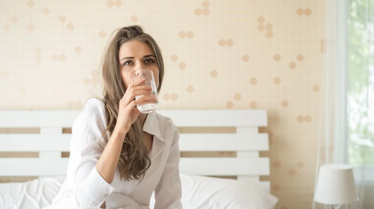 Jangan Sepelekan, Ini Manfaat Minum Air Putih setelah Bangun Tidur