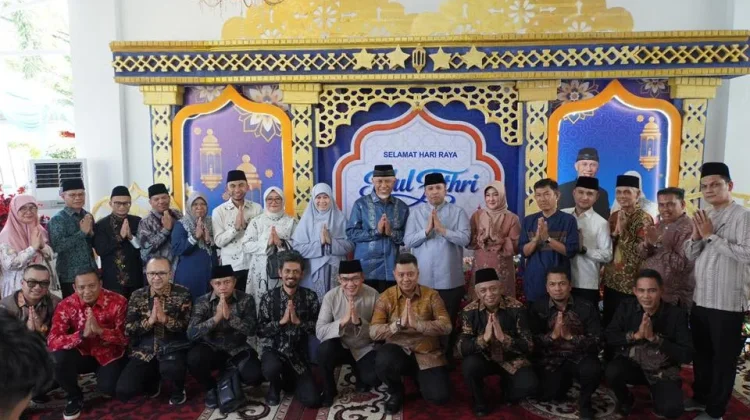 Wako Hendri dan Wawako Allex Pererat Silaturahmi Lebaran ke Provinsi