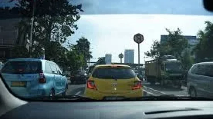 Tips Berkendara Aman dan Nyaman di saat Macet
