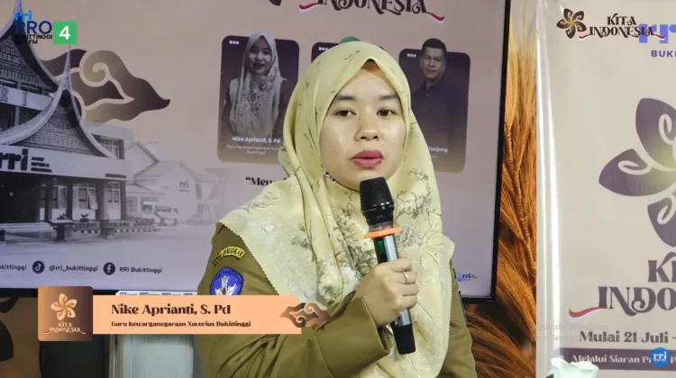 Grup WhatsApp Jadi Jembatan Informasi Guru Orangtua