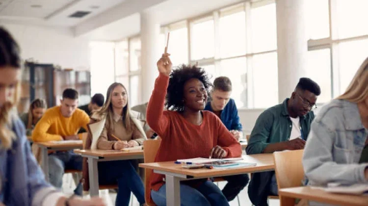 Rajin Nugas tapi Nggak Paham? Ini Masalah Sistem Belajar yang Jarang Disadari