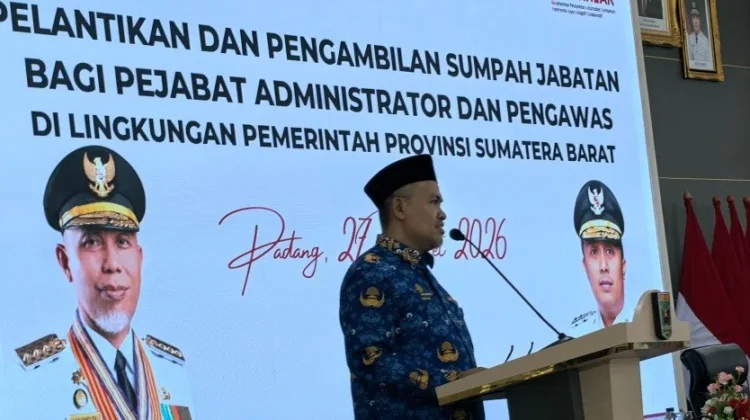 Sekdaprov Sumbar Lantik 44 Pejabat, Fokus Tata Kelola Birokrasi Profesional
