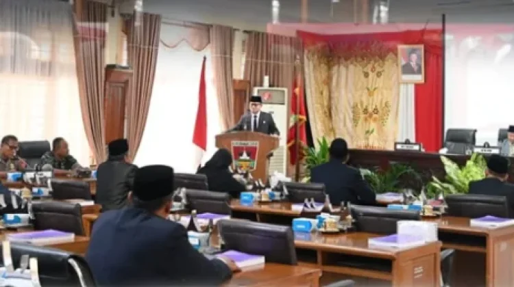 Wakil Wali Kota Bukittinggi Sampaikan LKPJ 2025 dalam Rapat Paripurna DPRD