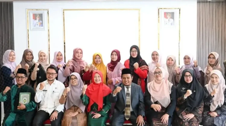 14 Pejabat Fungsional Kesehatan Pemko Bukittinggi Dilantik oleh Wali Kota