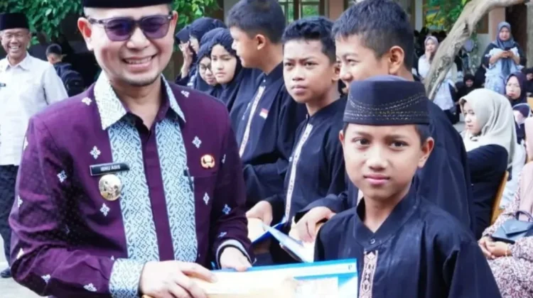 SMPN 3 Bukittinggi Berikan Reward Tabungan Haji Pelajar Terbaik