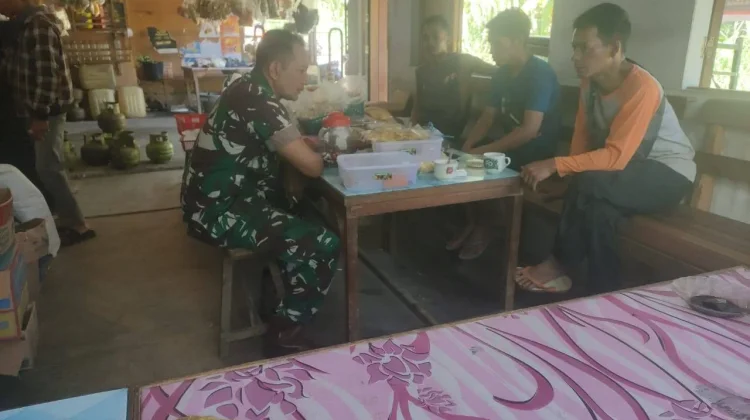 Babinsa Luak Ingatkan Warga Waspada Bencana dan Tertib Berkendara!
