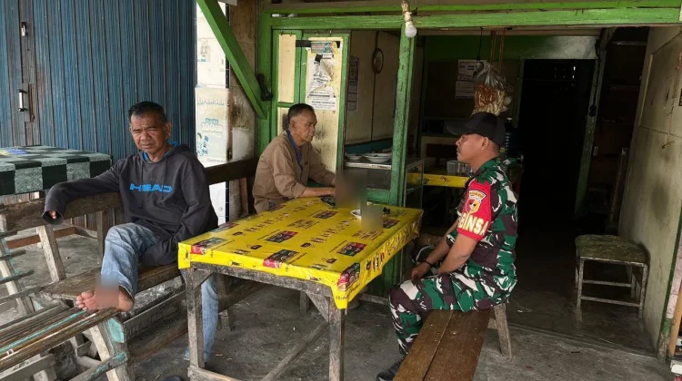 Babinsa Suliki Ingatkan Warga Waspada Judi Online dan Bencana!