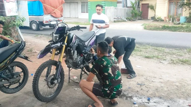 Babinsa Payakumbuh Buka Usaha Bengkel Motor!