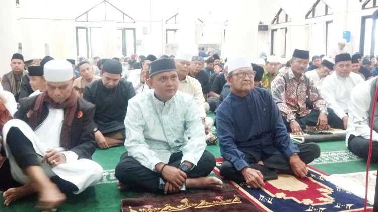 Dandim 0306/50 Kota Pimpin Sholat Idul Fitri Bersama Forkopimda dan Masyarakat