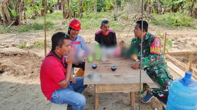 Babinsa Koramil 08/Akabiluru Ajak Warga Jaga Keamanan Sangat Penting Sekali