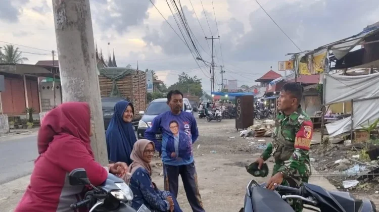 Babinsa Koramil 08/Akabiluru Laksanakan Komsos Bersama Warga Sangat Sukses
