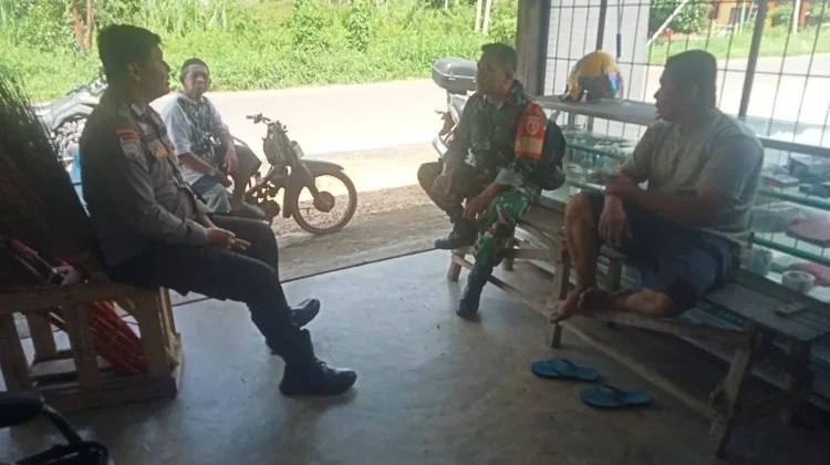 Babinsa Koramil 05/HarauTingkatkan Kewaspadaan Lingkungan