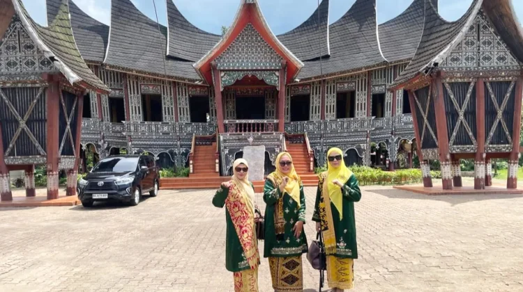 Ketua Bundo Kanduang DKI Dengarkan Sejarah Salinduang Bulan
