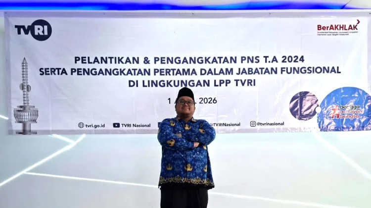 Doa & Air Mata, Penantian Berbuah Manis Khairul Rahman Putra Jadi PNS TVRI Jawa Timur