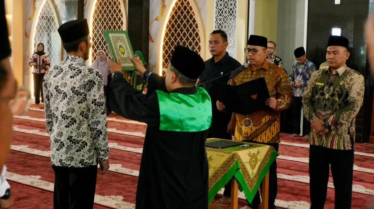 Wali Kota Hendri Arnis Lantik Pengurus BPIC, Tekankan Kemandirian Masjid