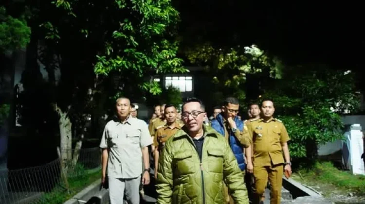 Bupati Eka Putra Kunjungi Asrama Peserta Retreat