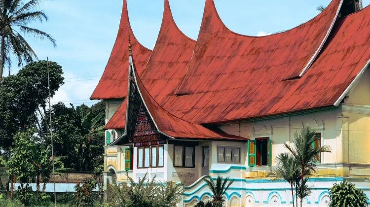 Lagu Kampuang Nan Jauh di Mato sebagai Simbol Rindu Perantau Minangkabau
