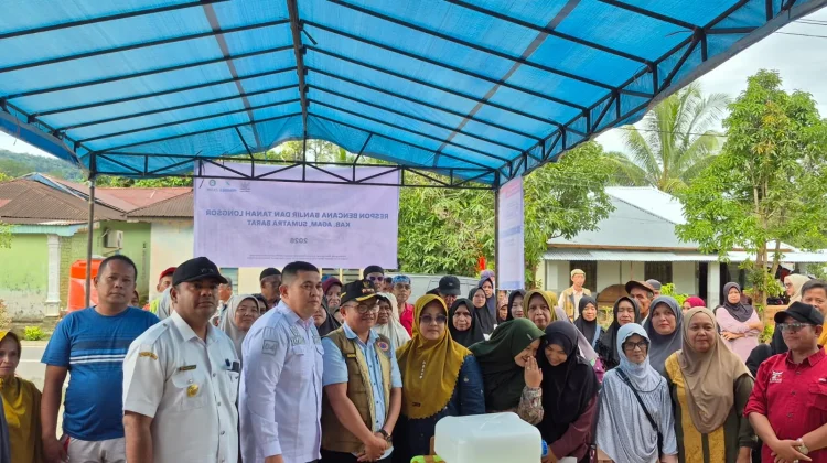 Penyaluran Bantuan untuk 400 KK Terdampak Bencana di Palembayan