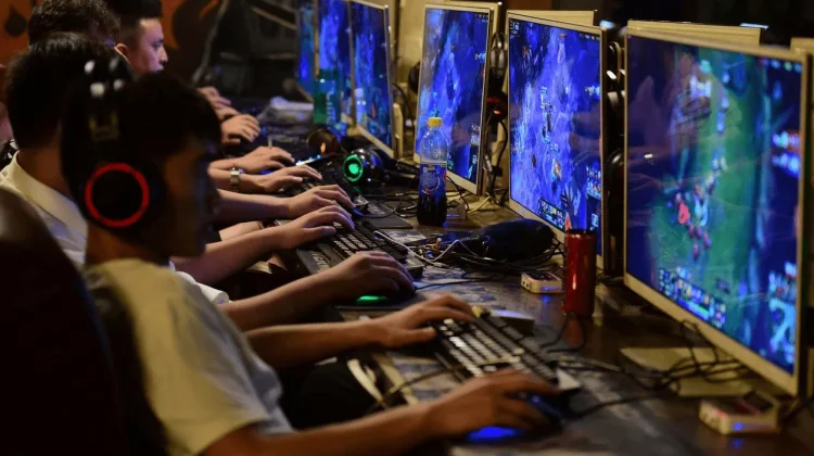 Faktor Penyebab Kecanduan Game Online pada Seseorang