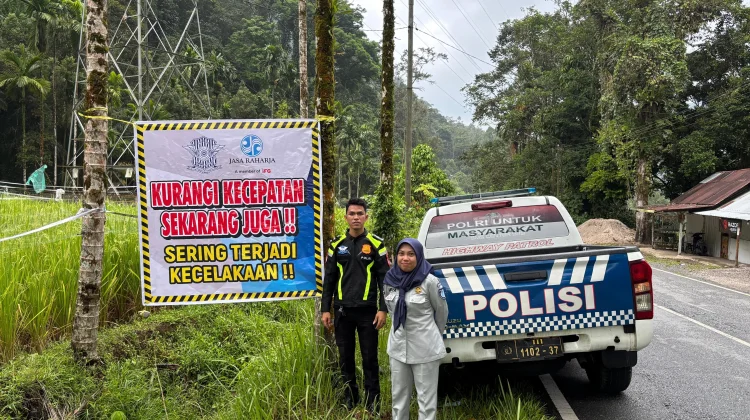 Jasa Raharja dan Satlantas Pasang Spanduk di Agam