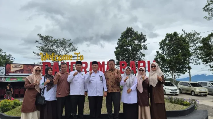 Guru MI Tanah Datar Jadi "Arsitek Karakter" di Halalbihalal Idulfitri