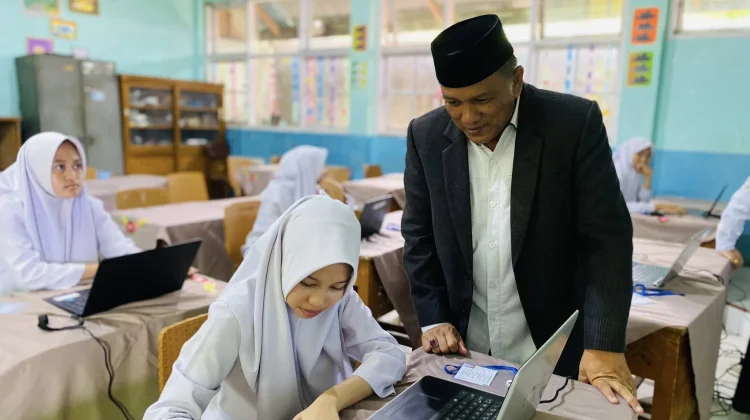 Kemenag Tanah Datar Monitoring Ujian TKA di MTsN, Lancar Berintegritas
