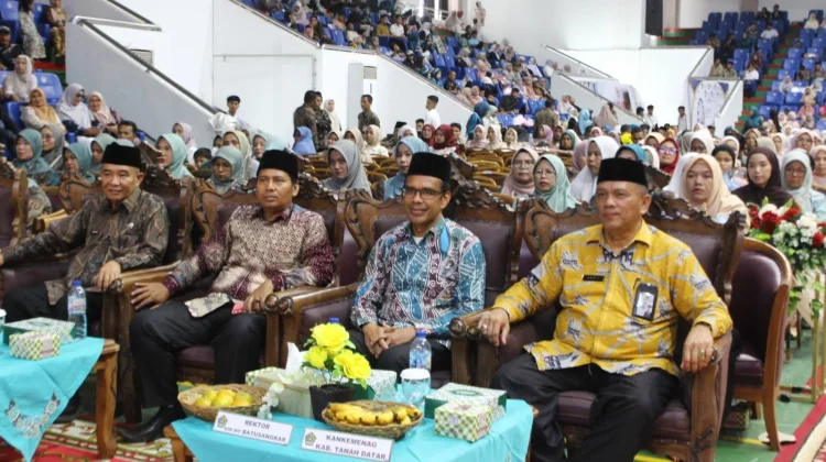 392 Siswa MAN 2 Tanah Datar Dilepas, H. Amril: Jangan Berhenti di Madrasah!