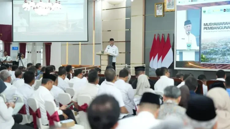 Gubernur Mahyeldi Targetkan Hilirasi dan Investasi Sumbar Tumbuh 6,9 Persen