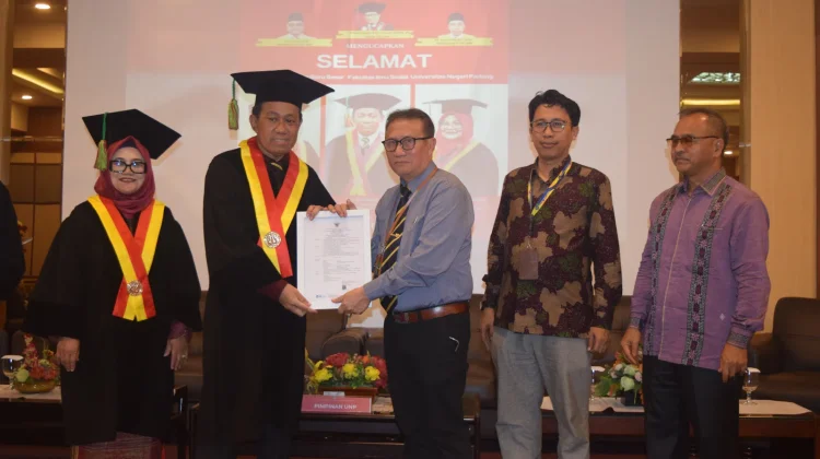 Erianjoni Dari Kemiskinan Desa ke Puncak Profesor Sosiologi Mengguncang Dunia