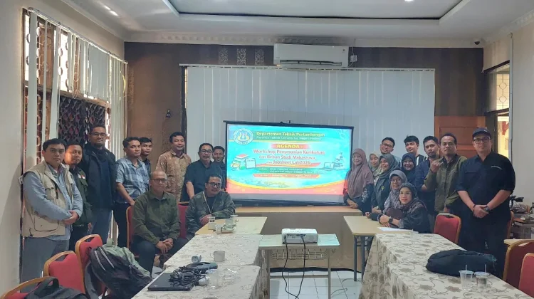 Workshop Kurikulum Departemen Teknik Pertambangan UNP